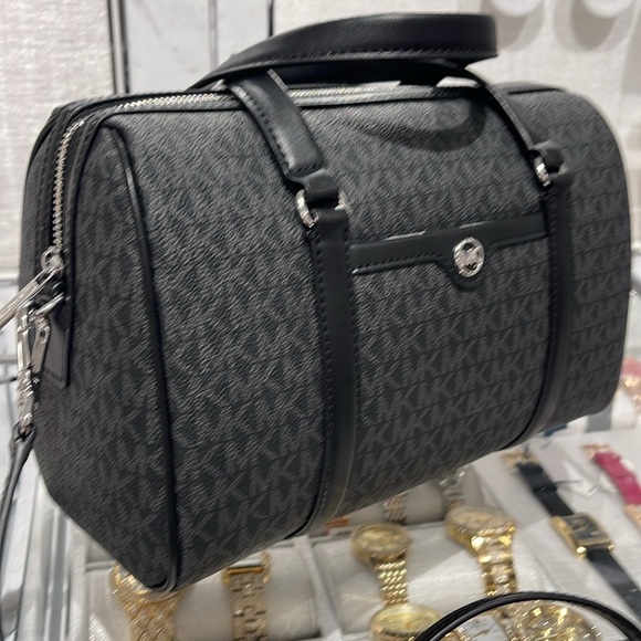 MICHAEL KORS JST TRAVEL MEDIUM DUFFLE SATCHEL SHOULDER CROSSBODY BAG MK BLACK - Picture 6 of 16